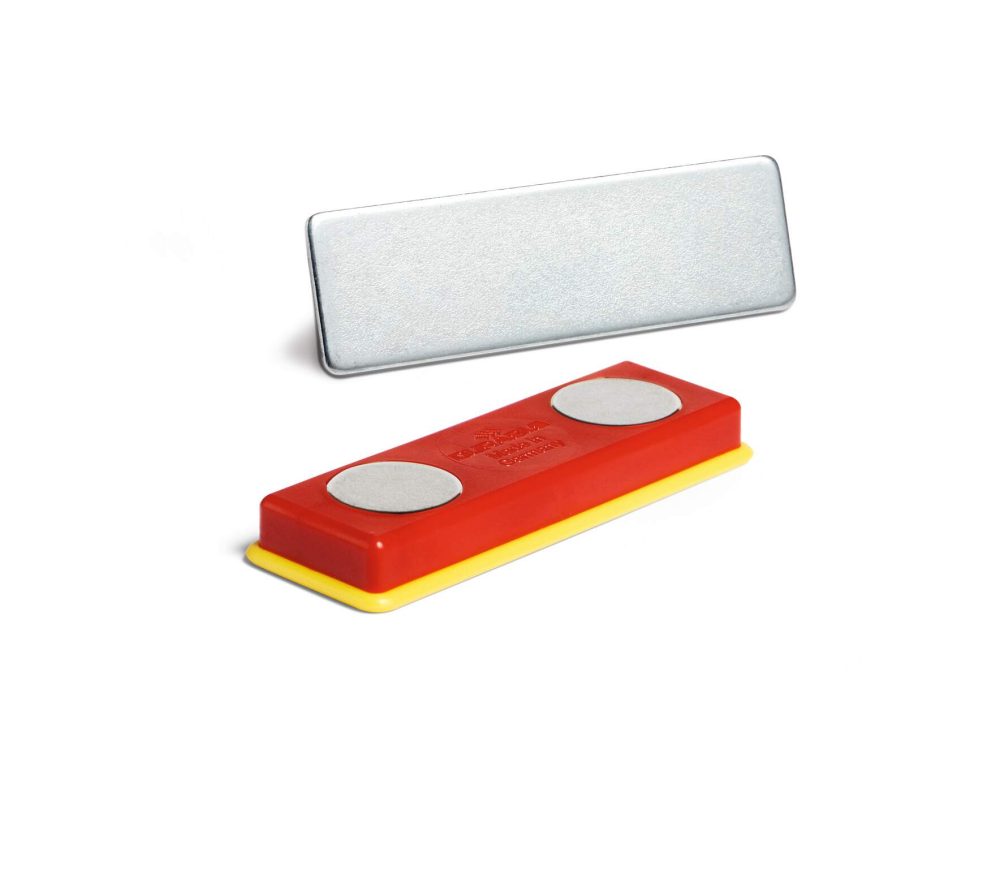 Magnet set, attachment for plastic cards
